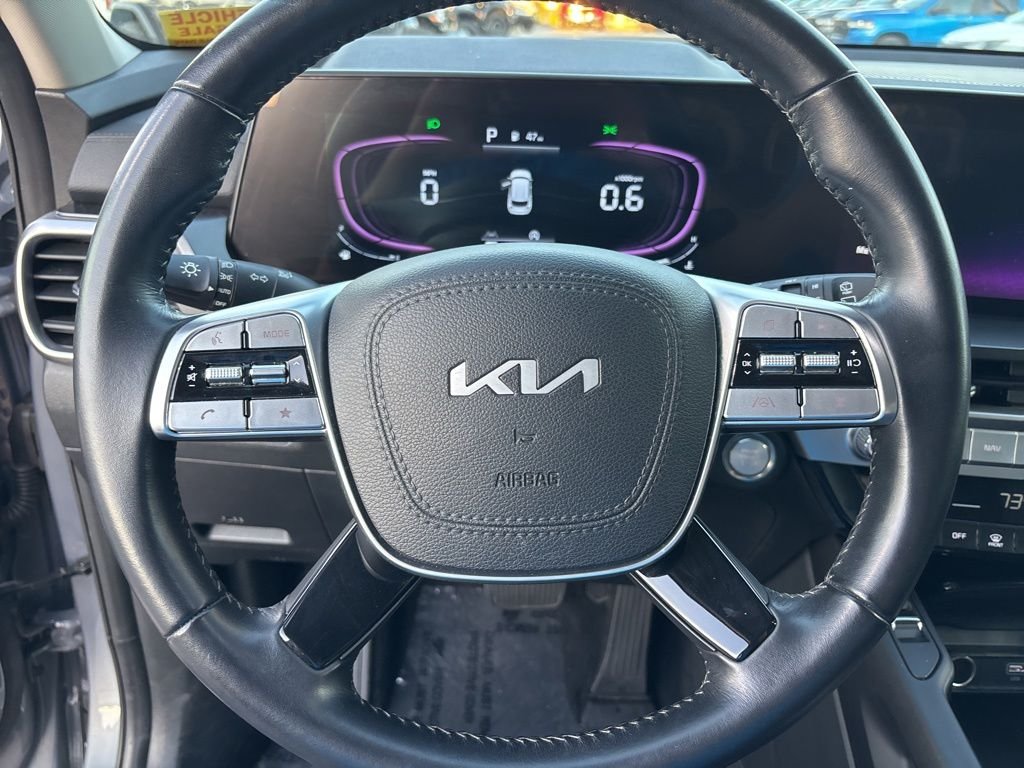 Used 2025 Silver Kia S image 13