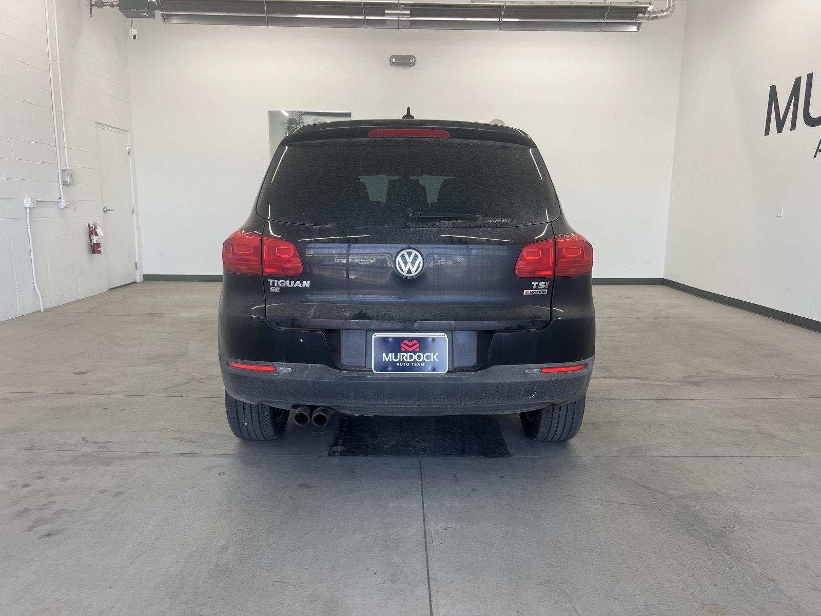 Used 2016 Deep Black Pearl Volkswagen SE image 3