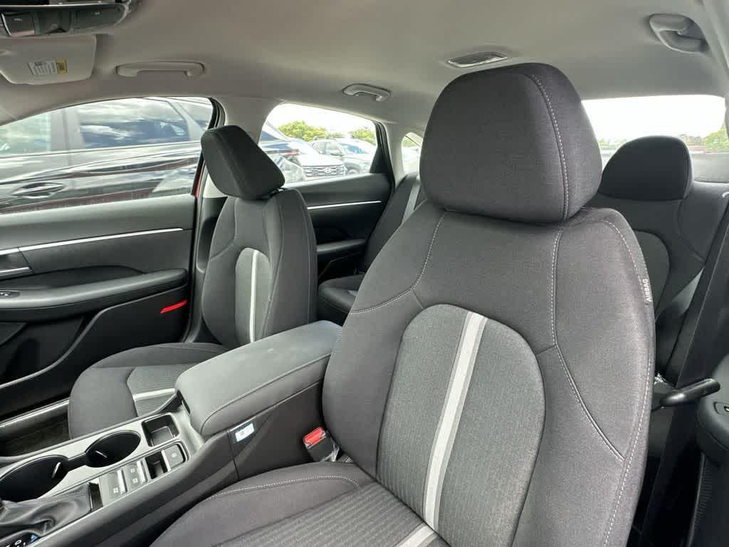 New 2026 Ultimate red Hyundai SE image 18