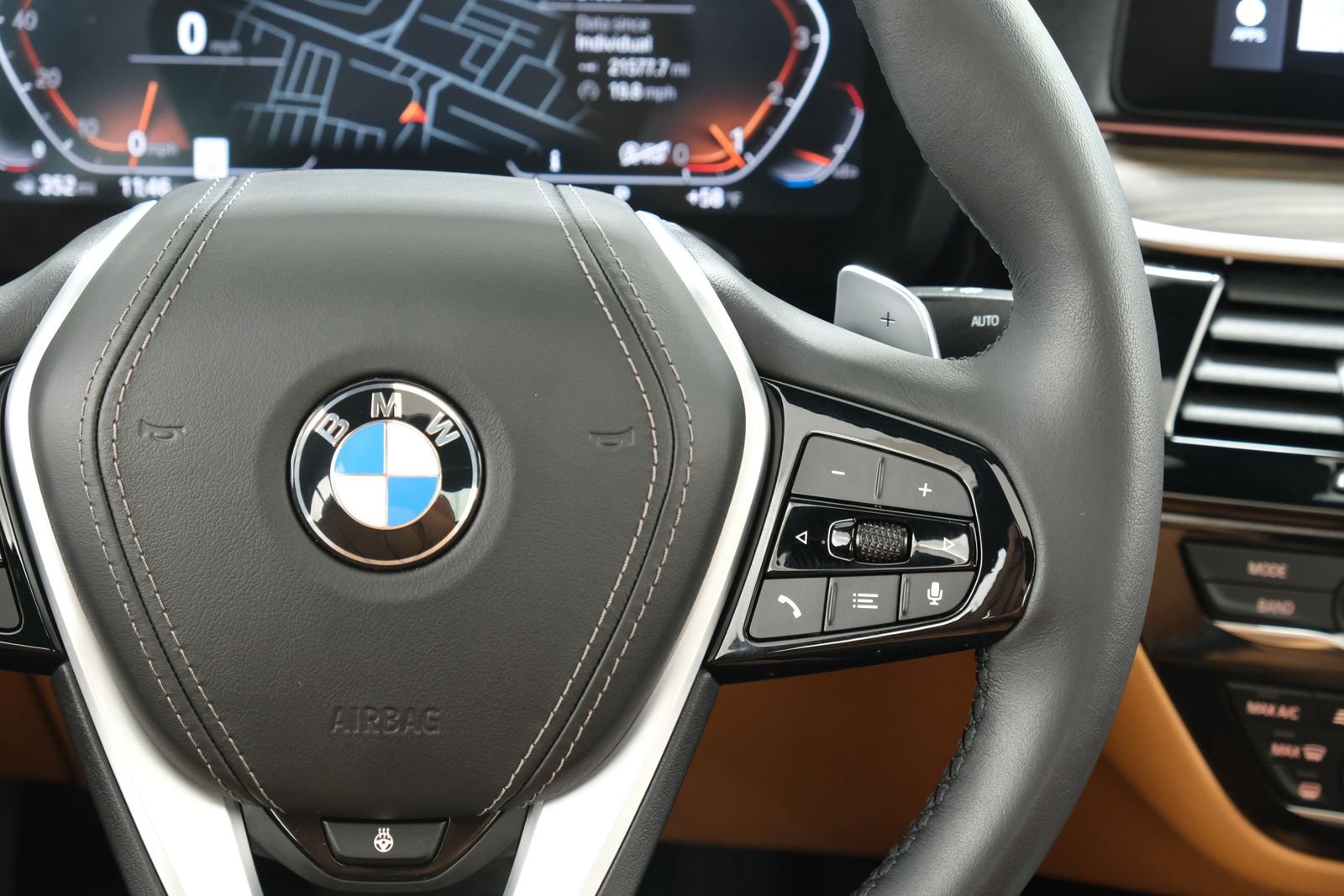 Used 2023 Dark Graphite Metallic BMW 530i xDrive image 13