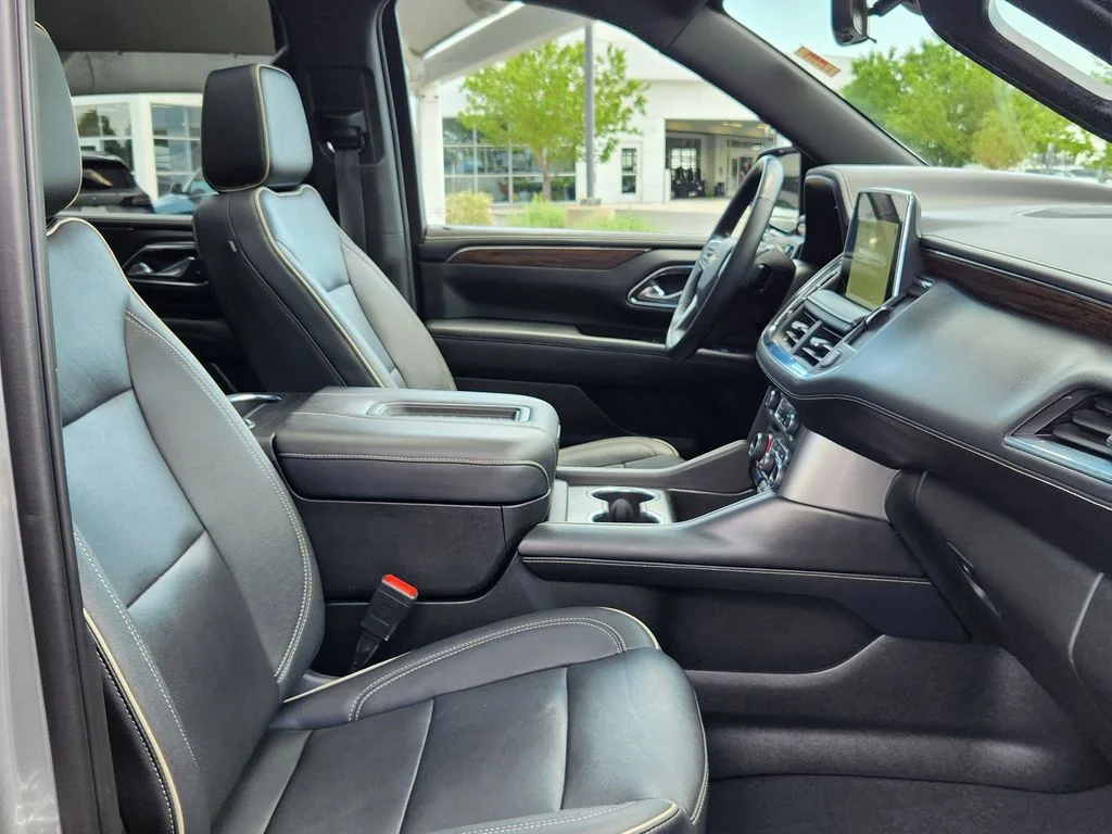 Used 2023 Sterling Gray Metallic Chevrolet Premier image 17
