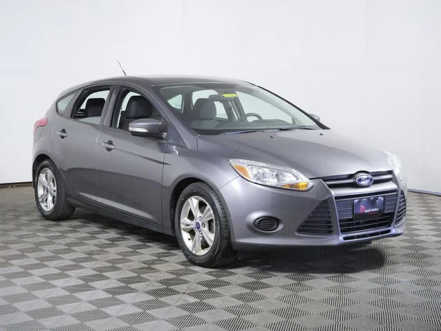Used 2013  Ford SE image 1