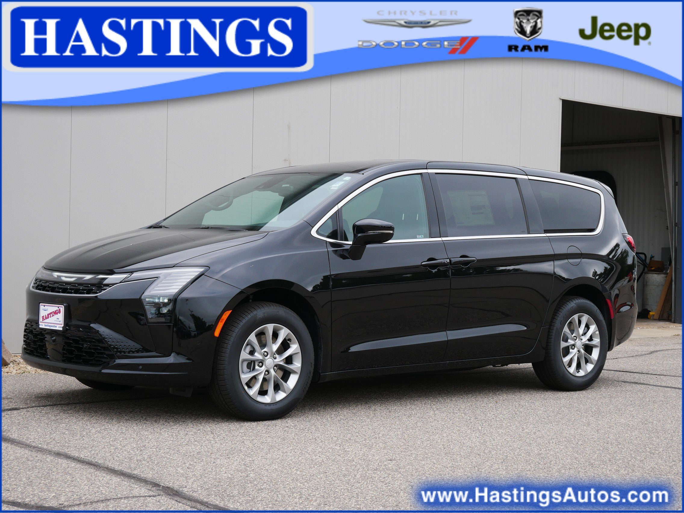 2027 Chrysler Pacifica Select AWD's photo