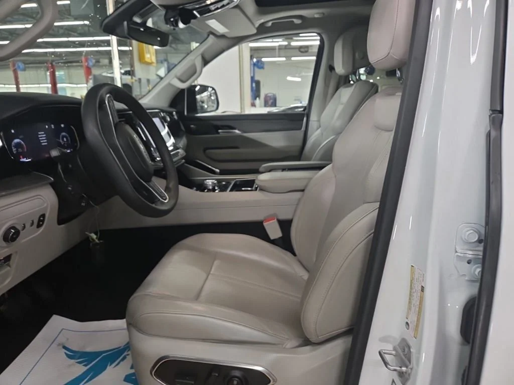 Used 2023 White Jeep Series III image 10