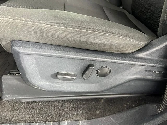 Used 2023 White Ford XLT image 17