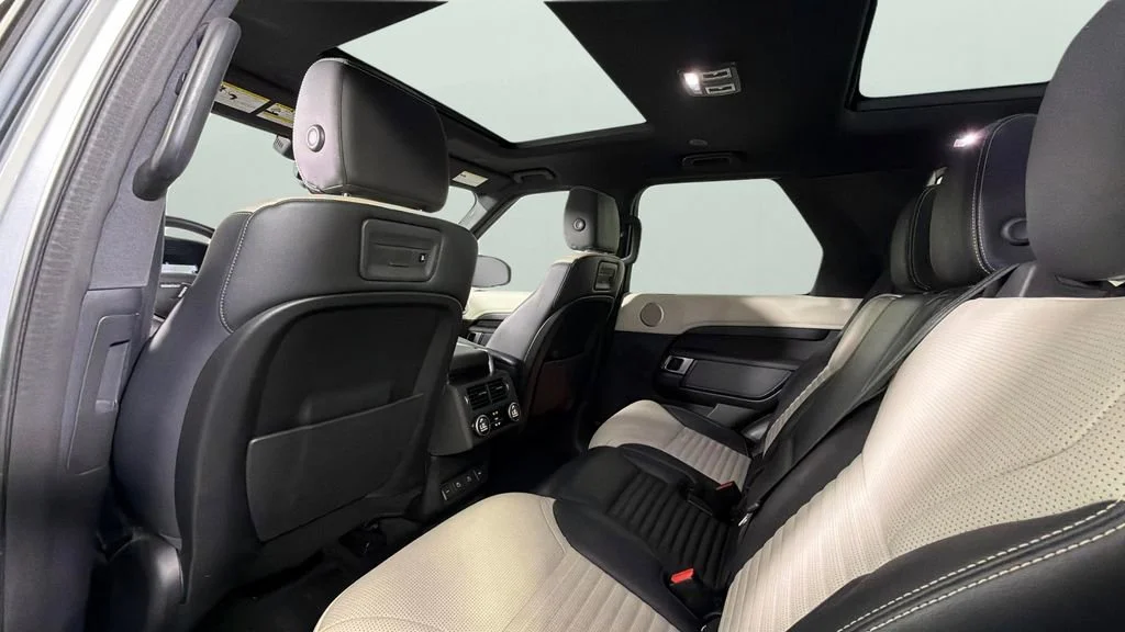Used 2022  Land Rover S R-Dynamic image 29