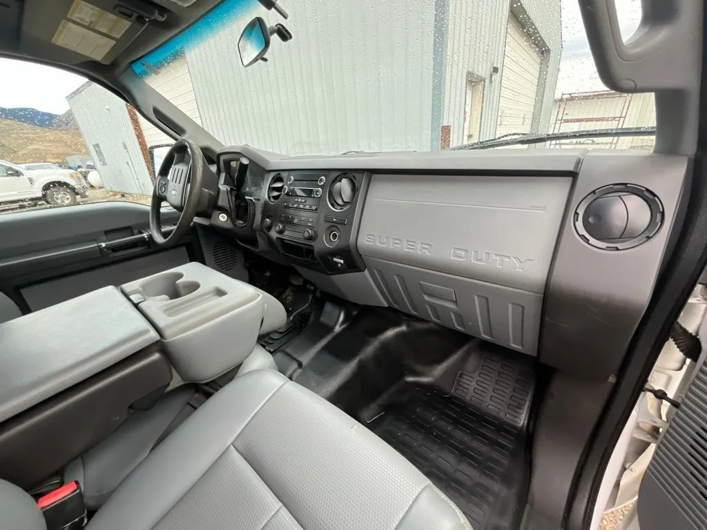 Used 2016 White Ford XL image 19