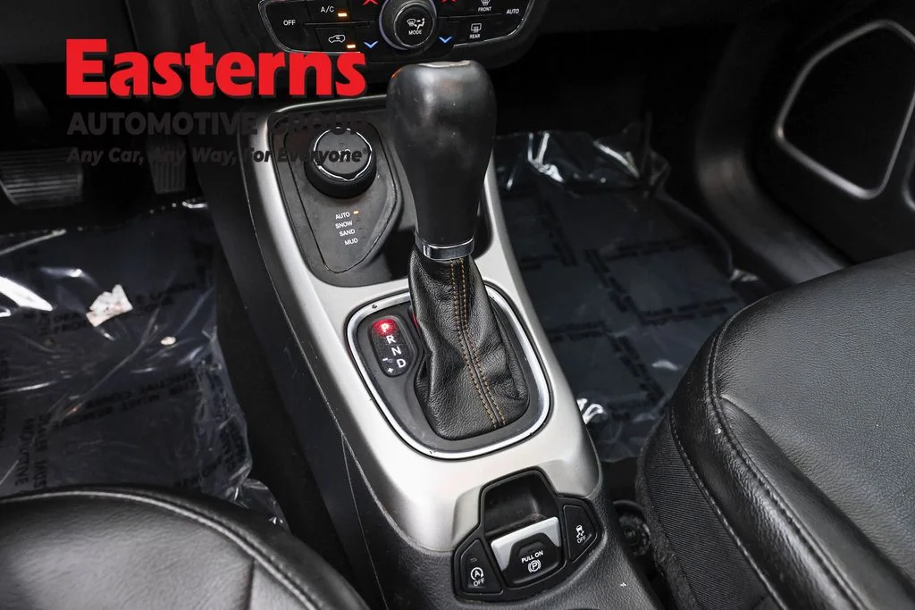 Used 2018 Black Jeep Latitude image 21