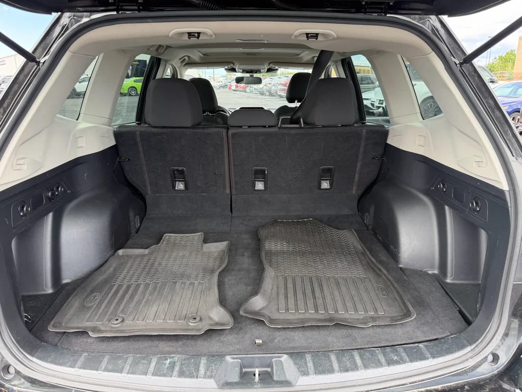 Used 2022 Crystal Black Silica Subaru Premium image 26