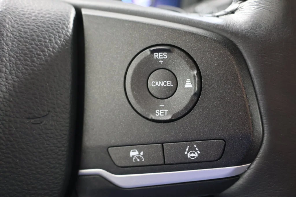 Used 2023 Lunar Silver Metallic Honda EX-L image 12