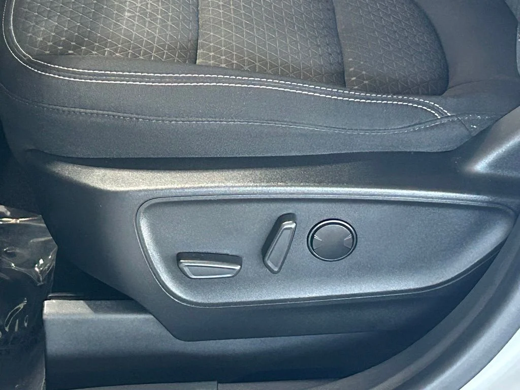 Used 2023 Oxford White Ford Active image 16