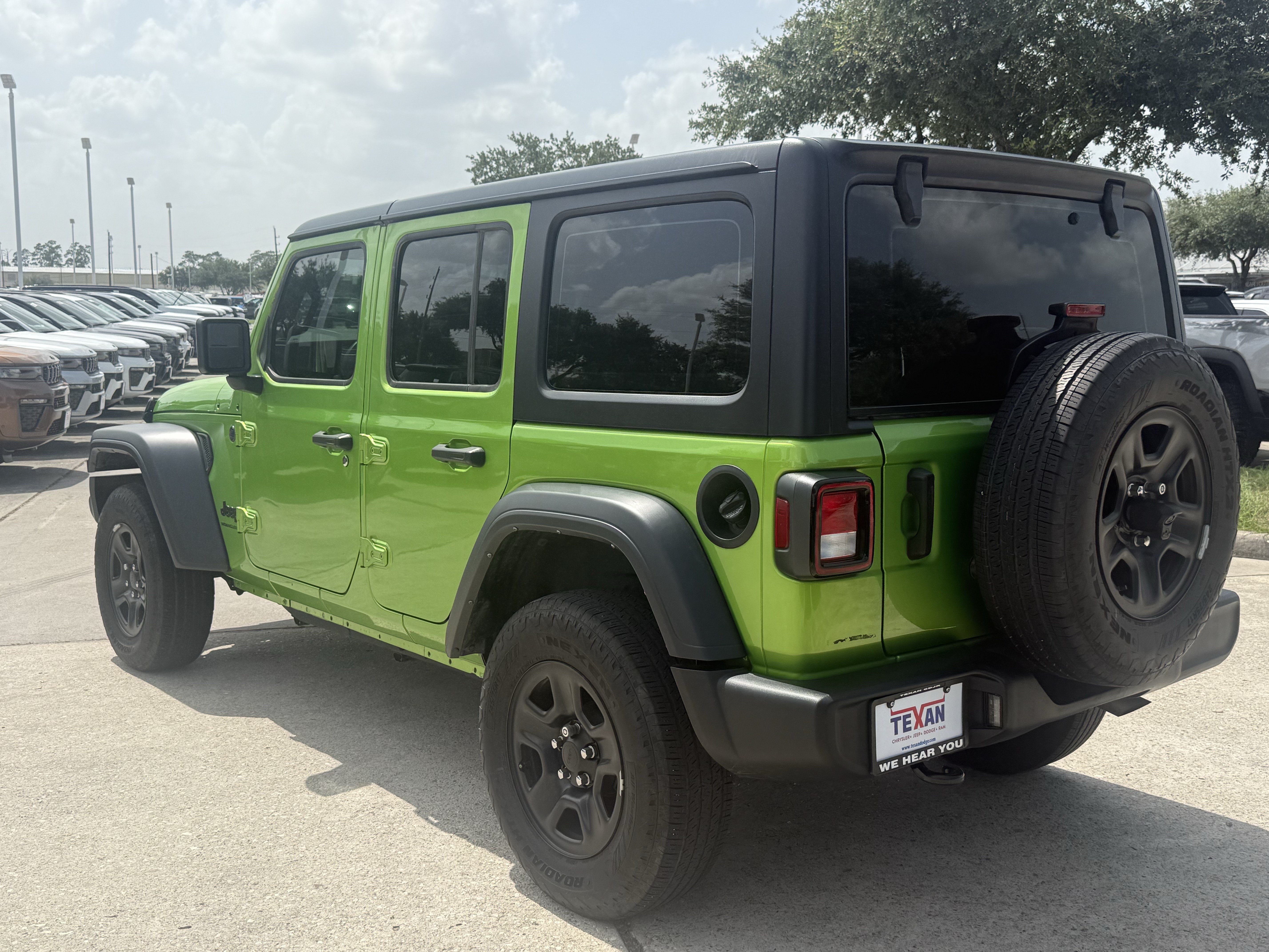 Used 2025 Mojito Clearcoat Jeep Sport image 6