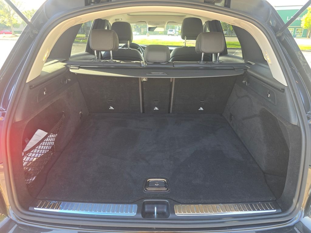 Used 2020 Graphite Gray Metallic Mercedes-Benz GLC 300 image 18