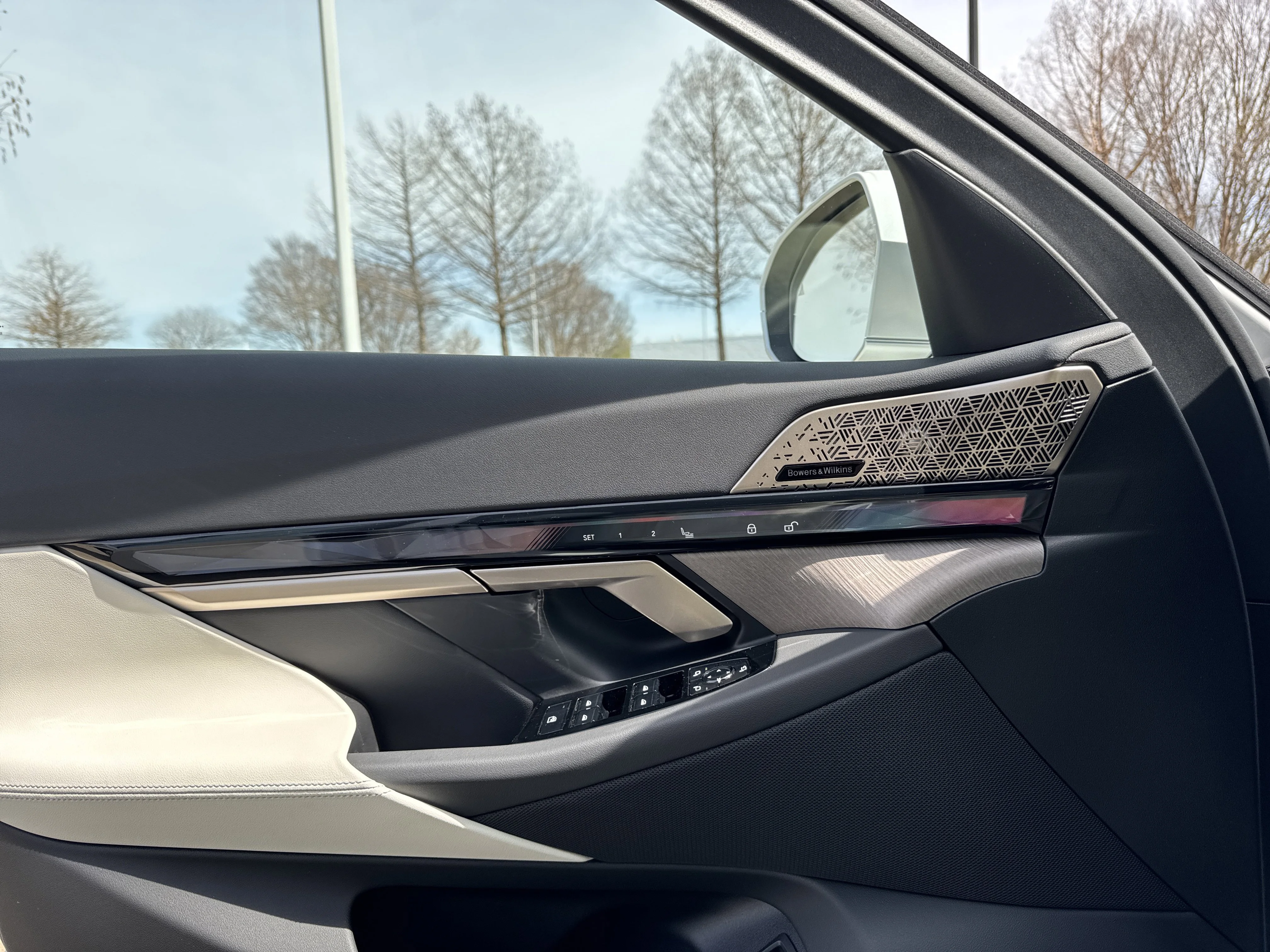 New 2026 MINERAL WHITE BMW 530i xDrive image 21