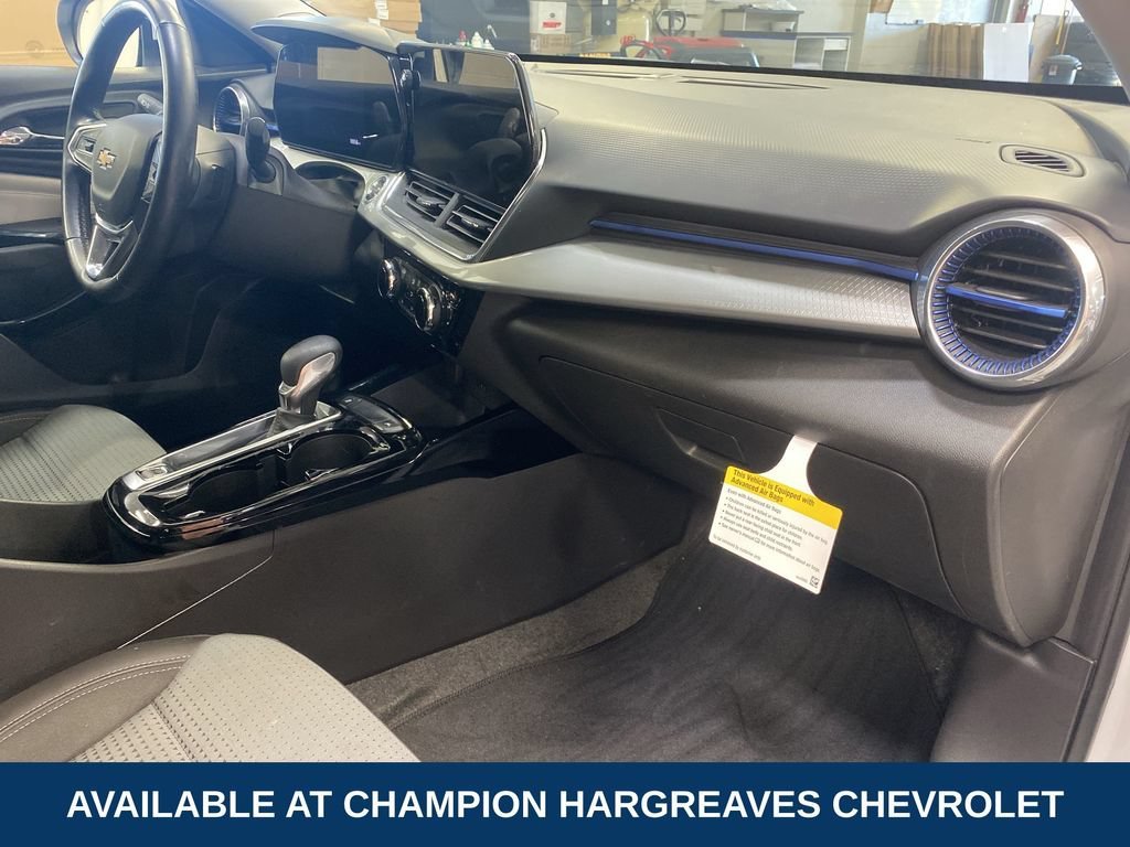 Used 2024 Summit White Chevrolet LT image 37