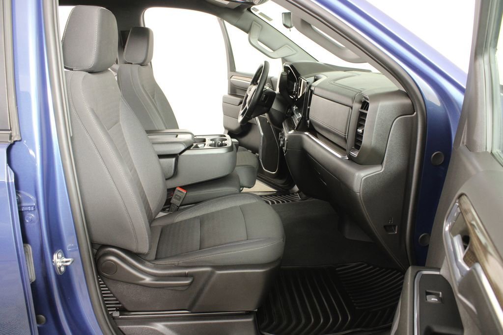 Used 2024 Lakeshore Blue Metallic Chevrolet RST image 15