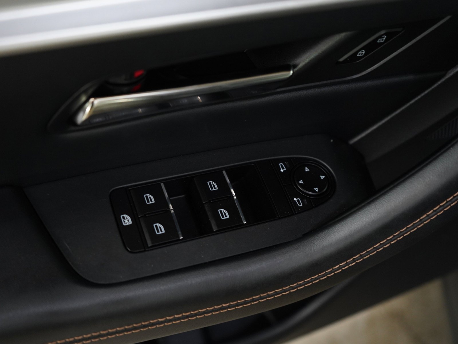 Used 2024  Mazda Preferred image 21