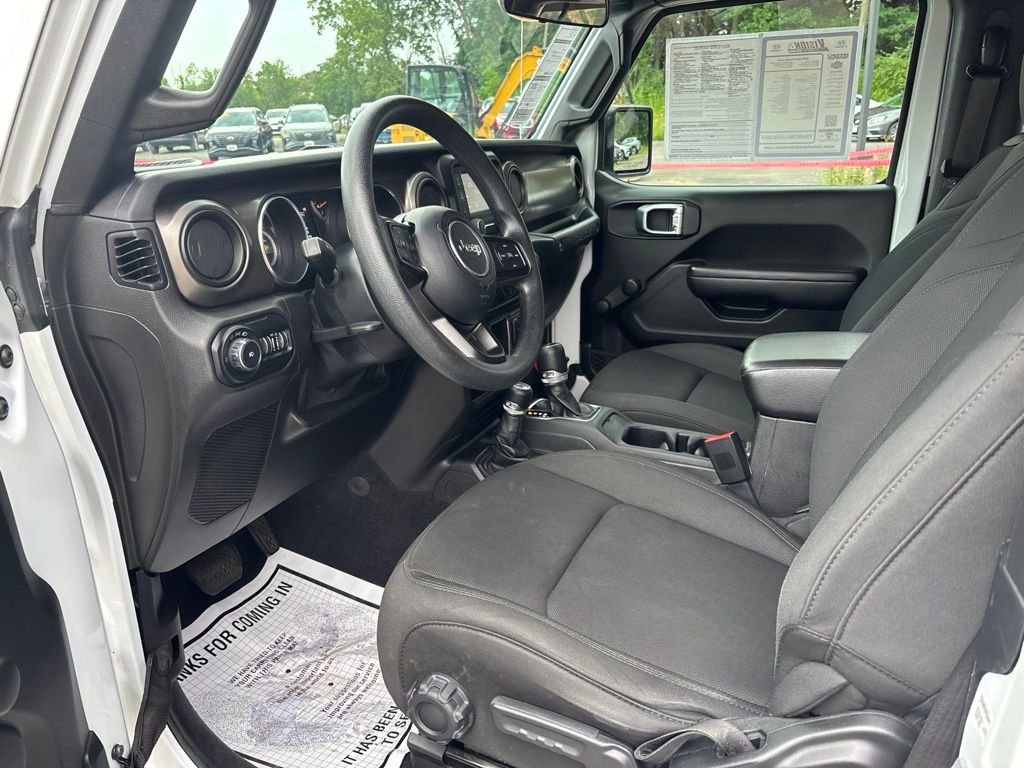 Used 2020 White Jeep Sport image 9