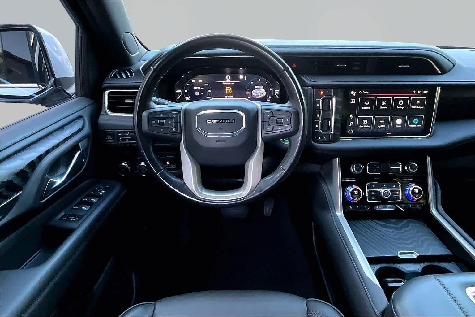Used 2022 White Frost Tricoat GMC Denali image 6