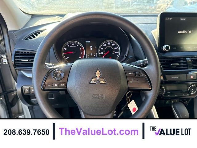 Used 2022  Mitsubishi LE image 23