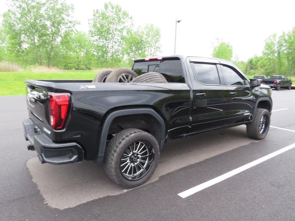 Used 2025 Onyx Black GMC Elevation image 14