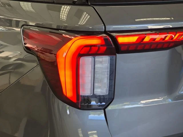 Used 2025 Gray Ford ST-Line image 33