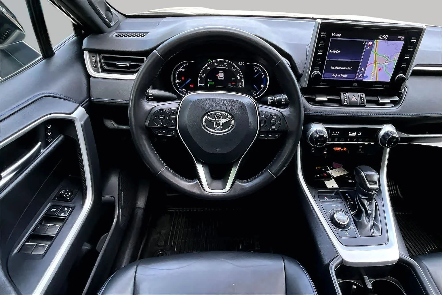 Certified Used 2022 Blizzard Pearl/Midnight Black Metallic Toyota Hybrid XSE image 6