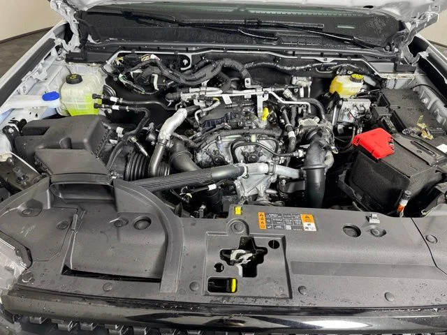 New 2026 Avalanche Ford XLT image 8