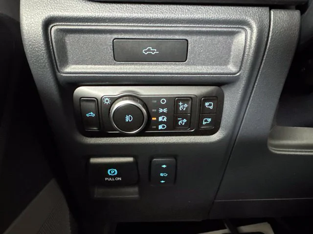 New 2026 Carbonized Gray Metallic Ford Tremor image 18