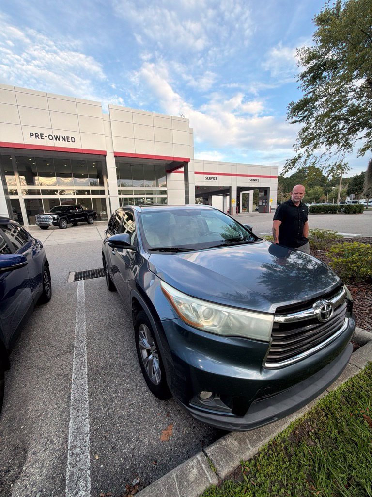 Used 2015 Toyota Highlander XLE with VIN 5TDKKRFH4FS086424 for sale in Gainesville, FL