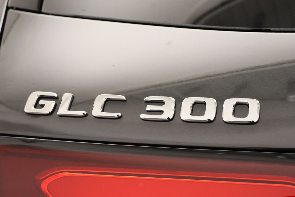 Used 2027  Mercedes-Benz GLC 300 image 9