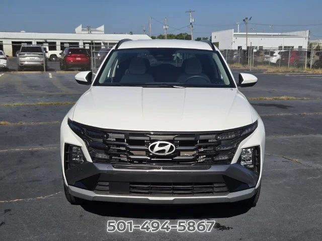 Used 2025 White Hyundai SEL image 8