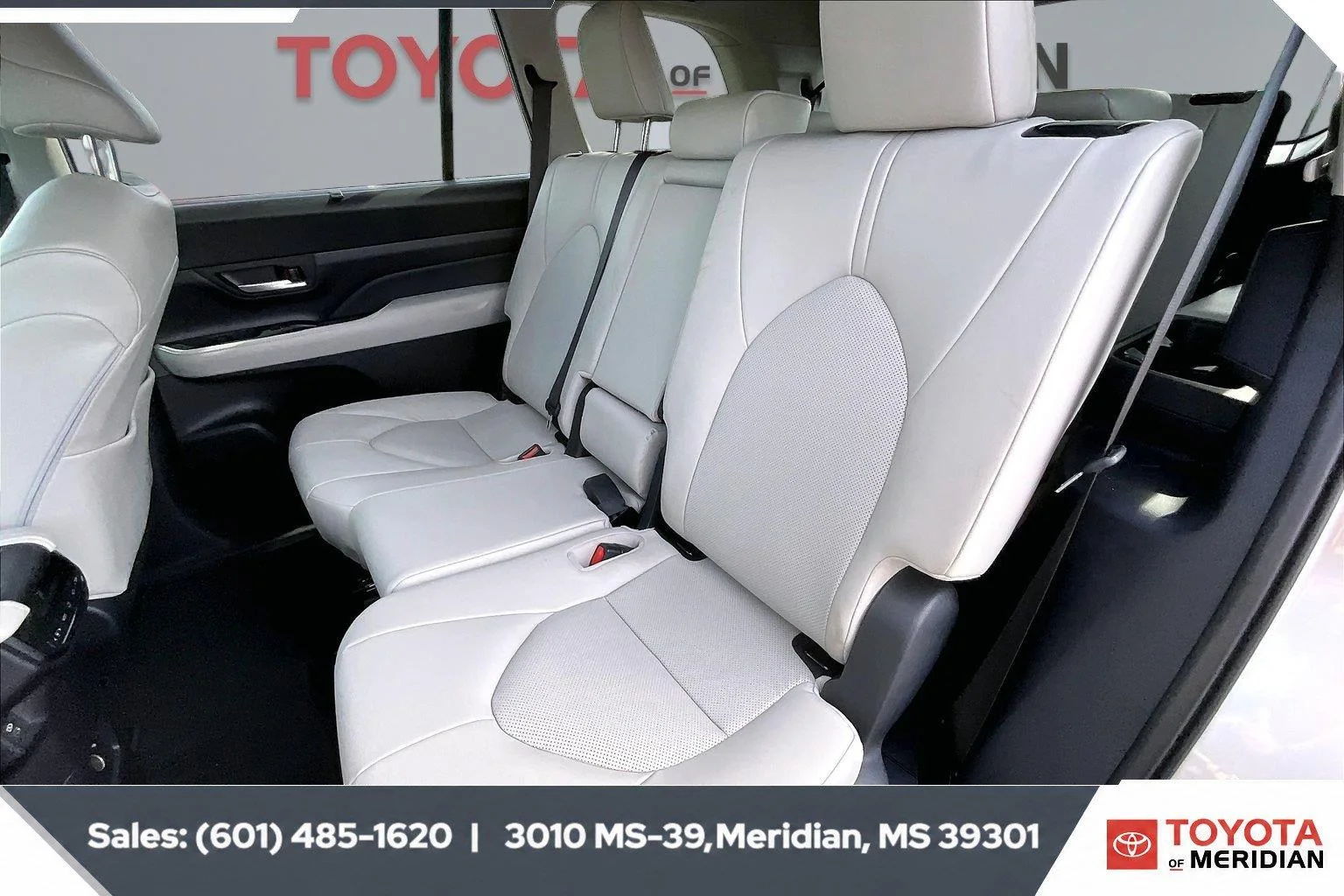 Used 2025 Celestial Silver Metallic Toyota XLE image 19