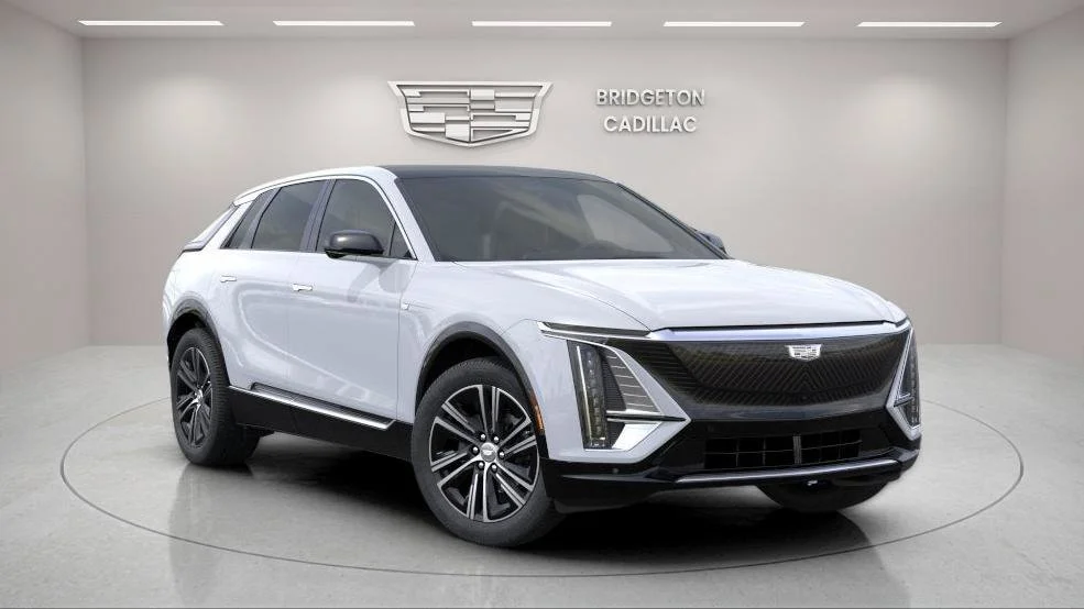 New 2027 Vibrant White Tricoat Cadillac Luxury image 1