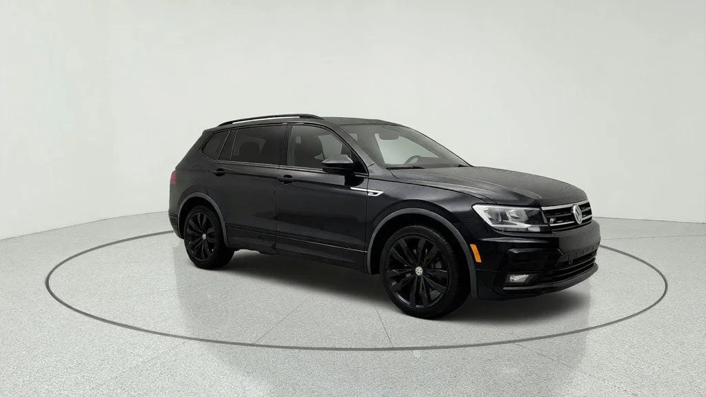 Used 2021 Deep Black Pearl Volkswagen 2.0T SE R-Line Black FWD image 3