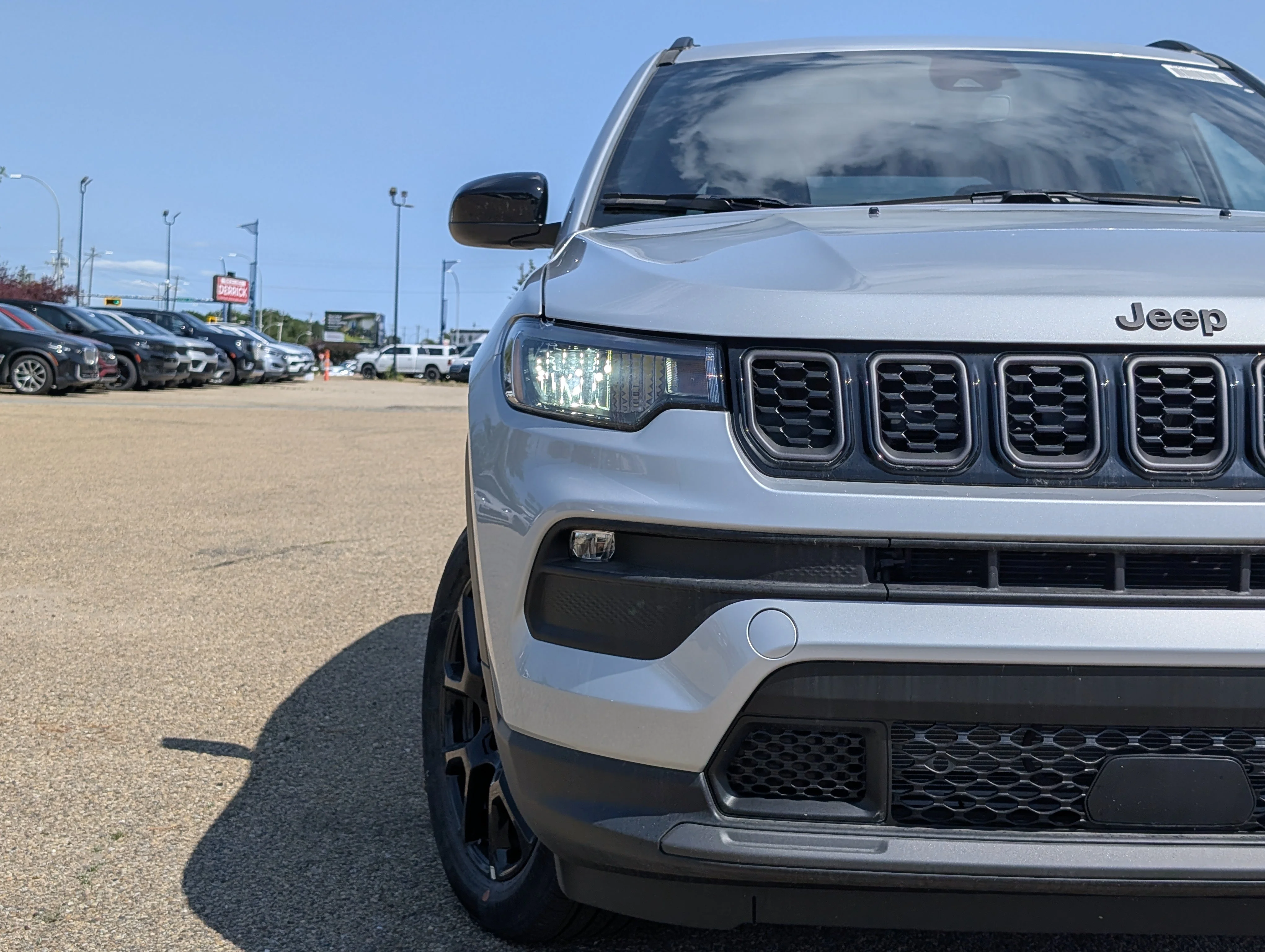 New 2026 Silver Zynith Metallic Jeep North image 11
