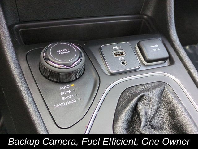 Used 2022 Gray Jeep Latitude Lux image 21