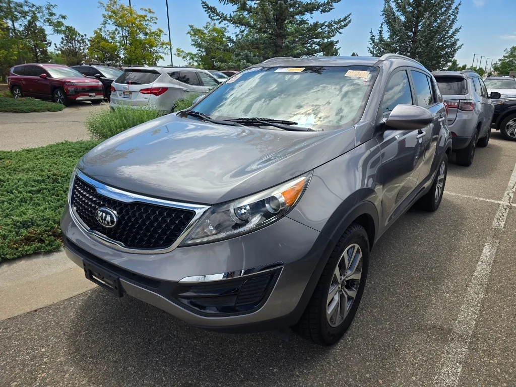 Used 2016 Mineral Silver Kia LX image 2