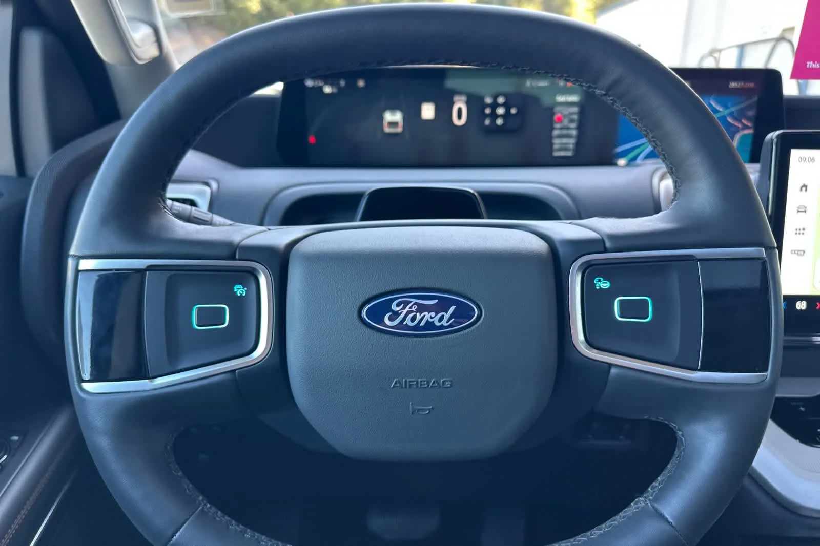 Used 2025 Star White Metallic Tri-Coat Ford Active image 28