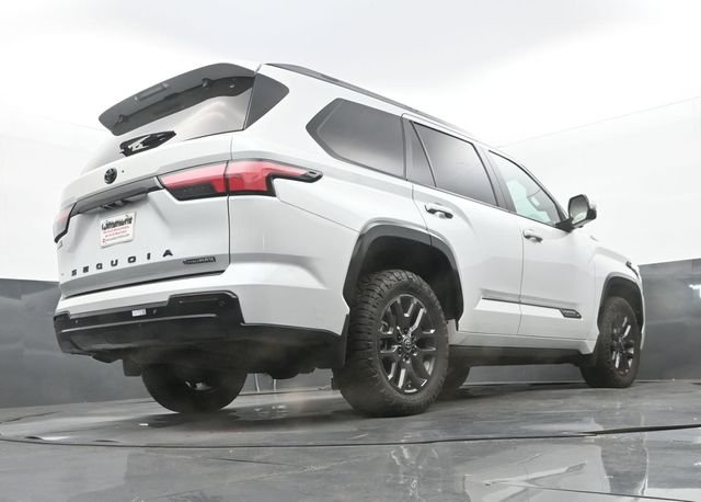 Used 2025 Wind Chill Pearl Toyota Platinum image 11