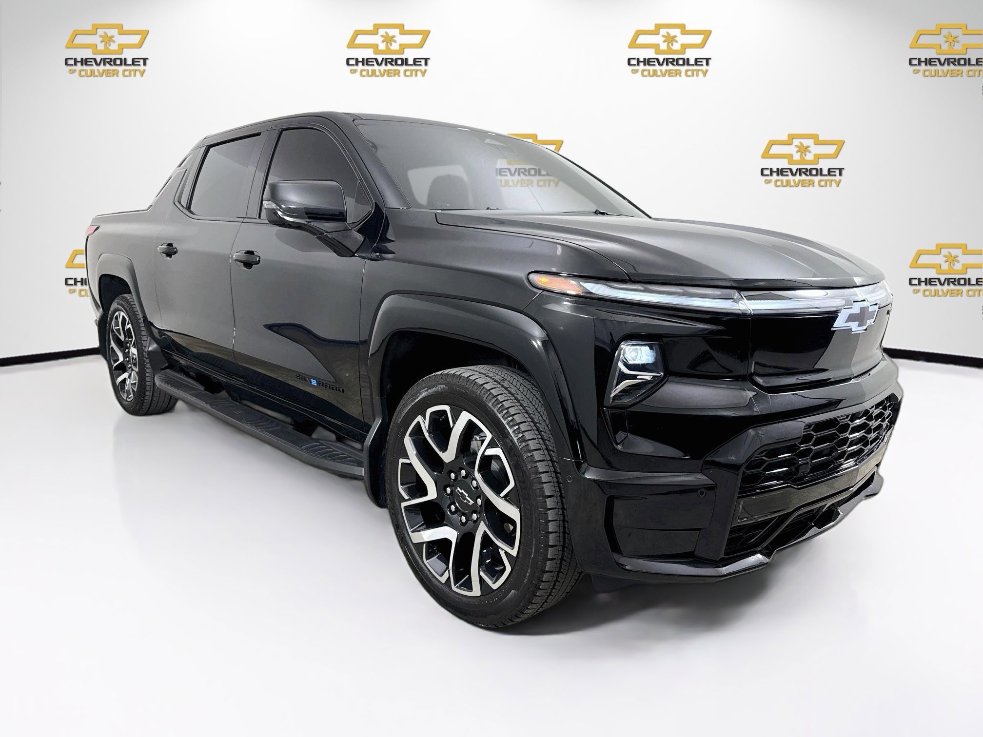2024 Chevrolet Silverado EV RST's photo