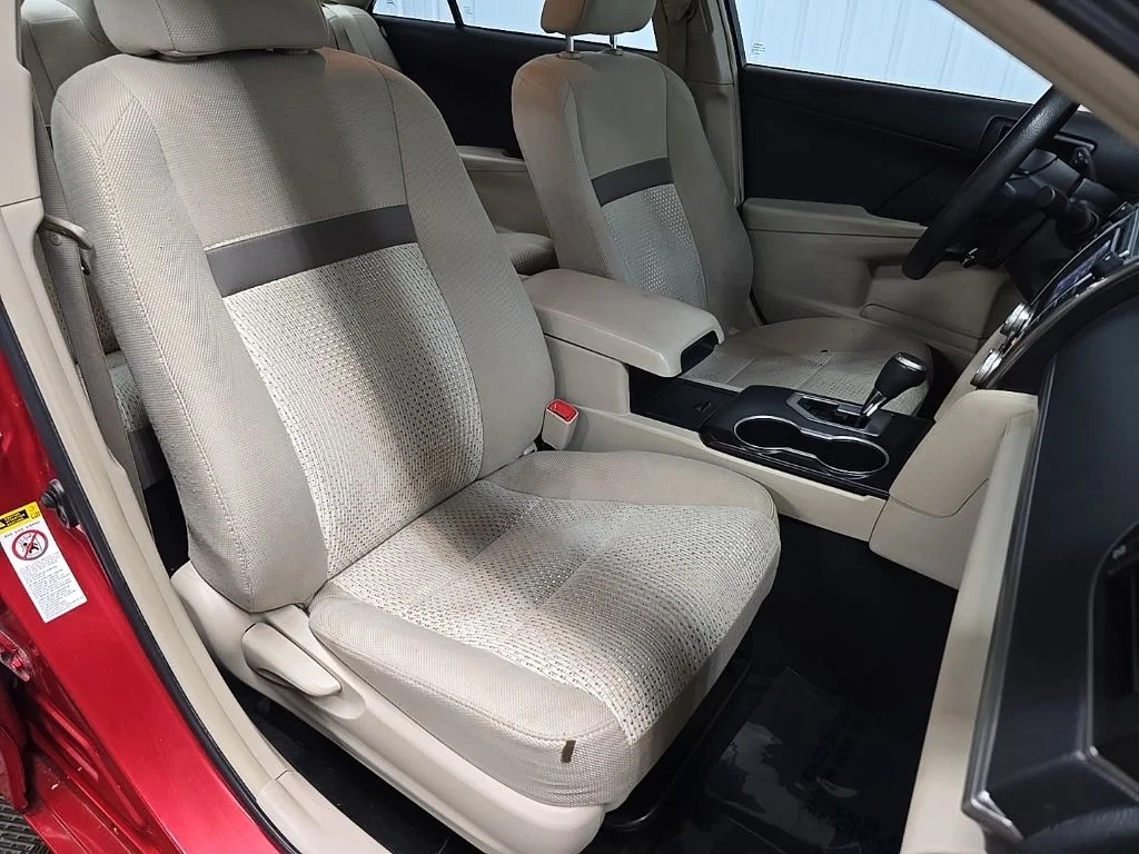 Used 2013 Red Toyota LE image 14