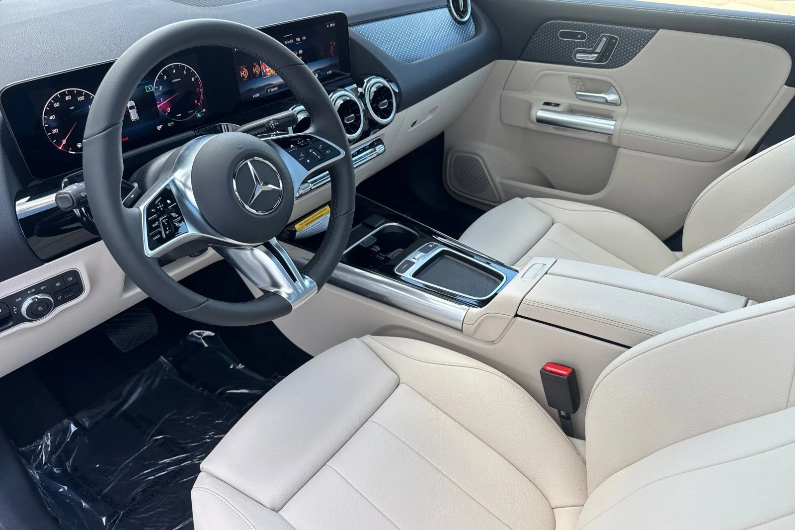 New 2026 Polar White Mercedes-Benz GLA 250 image 7