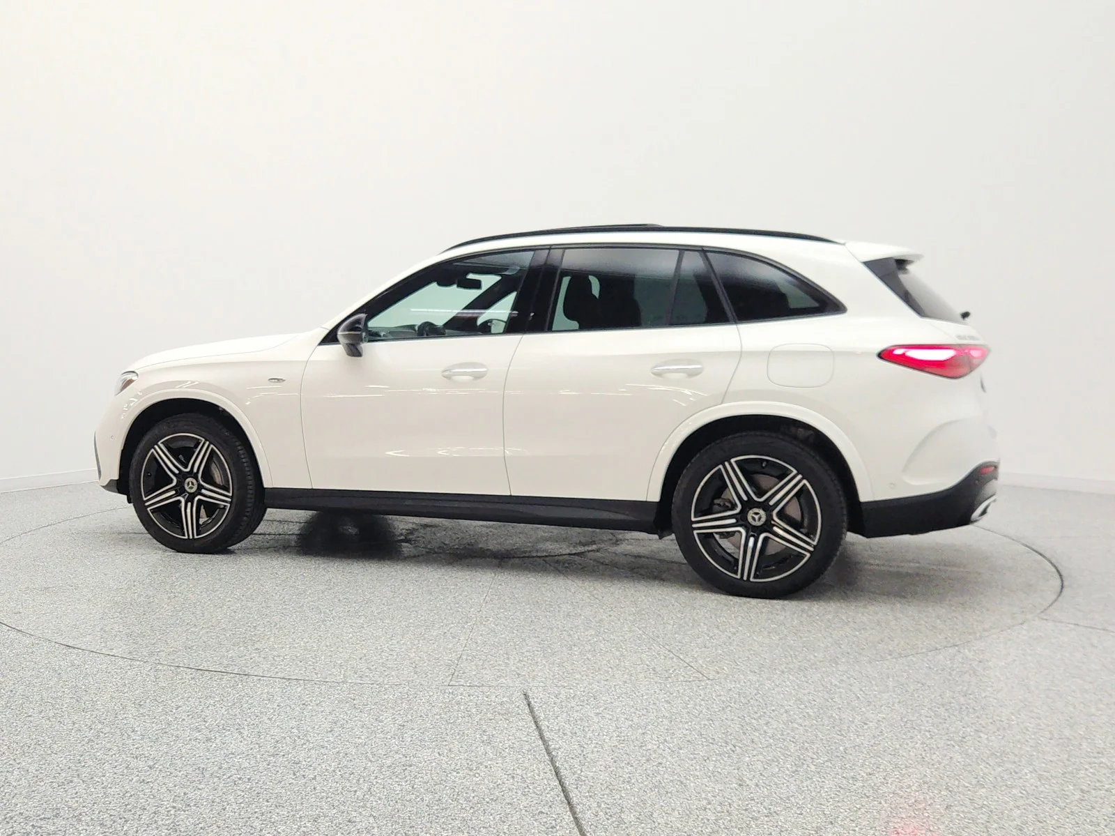 Certified Used 2025 Polar White Mercedes-Benz GLC 350e 4MATIC® SUV image 8