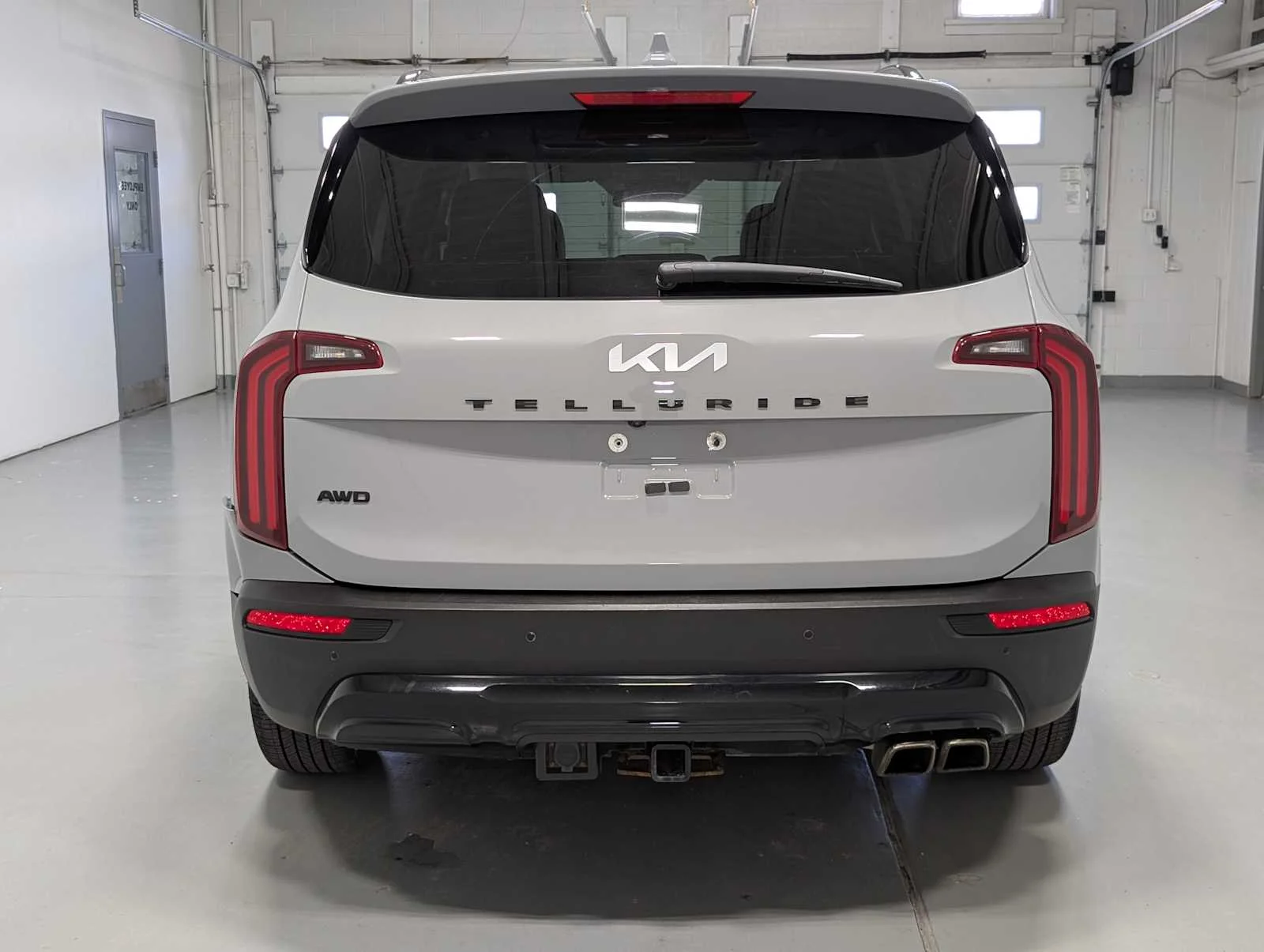 Used 2022 Wolf Gray Kia EX image 9