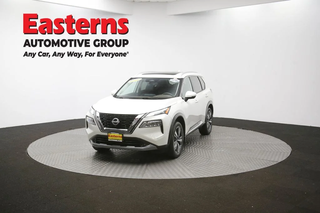 Used 2022 White Nissan SL image 55
