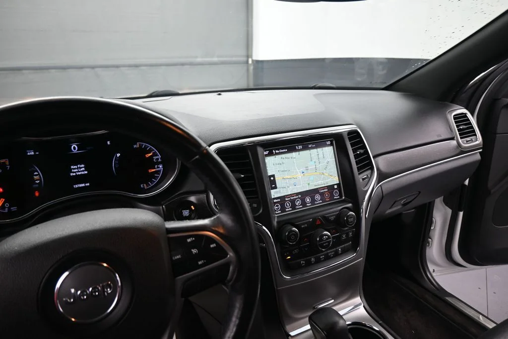 Used 2018 White Jeep Limited image 38
