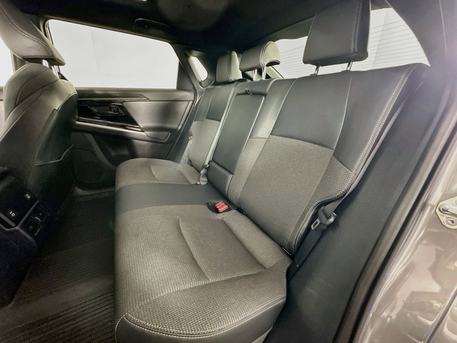Used 2025 Heavy Metal Toyota XLE image 25