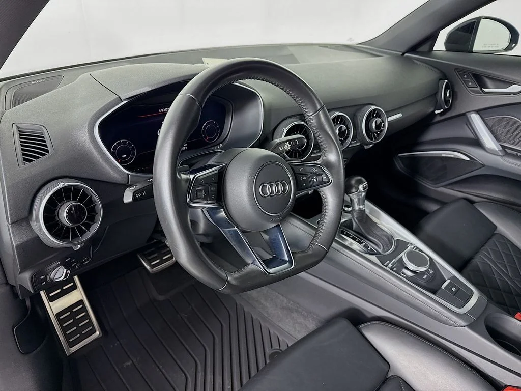 Used 2016 Brilliant Black Audi 2.0T image 4
