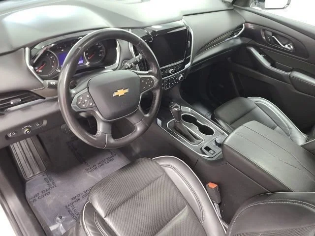 Used 2020 Iridescent Pearl Tricoat Chevrolet High Country image 25